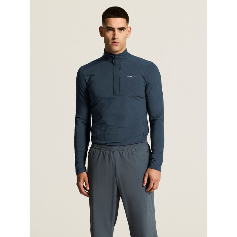 Craft Gain Thermal Midlayer 2 homme Night – porté par un mannequin