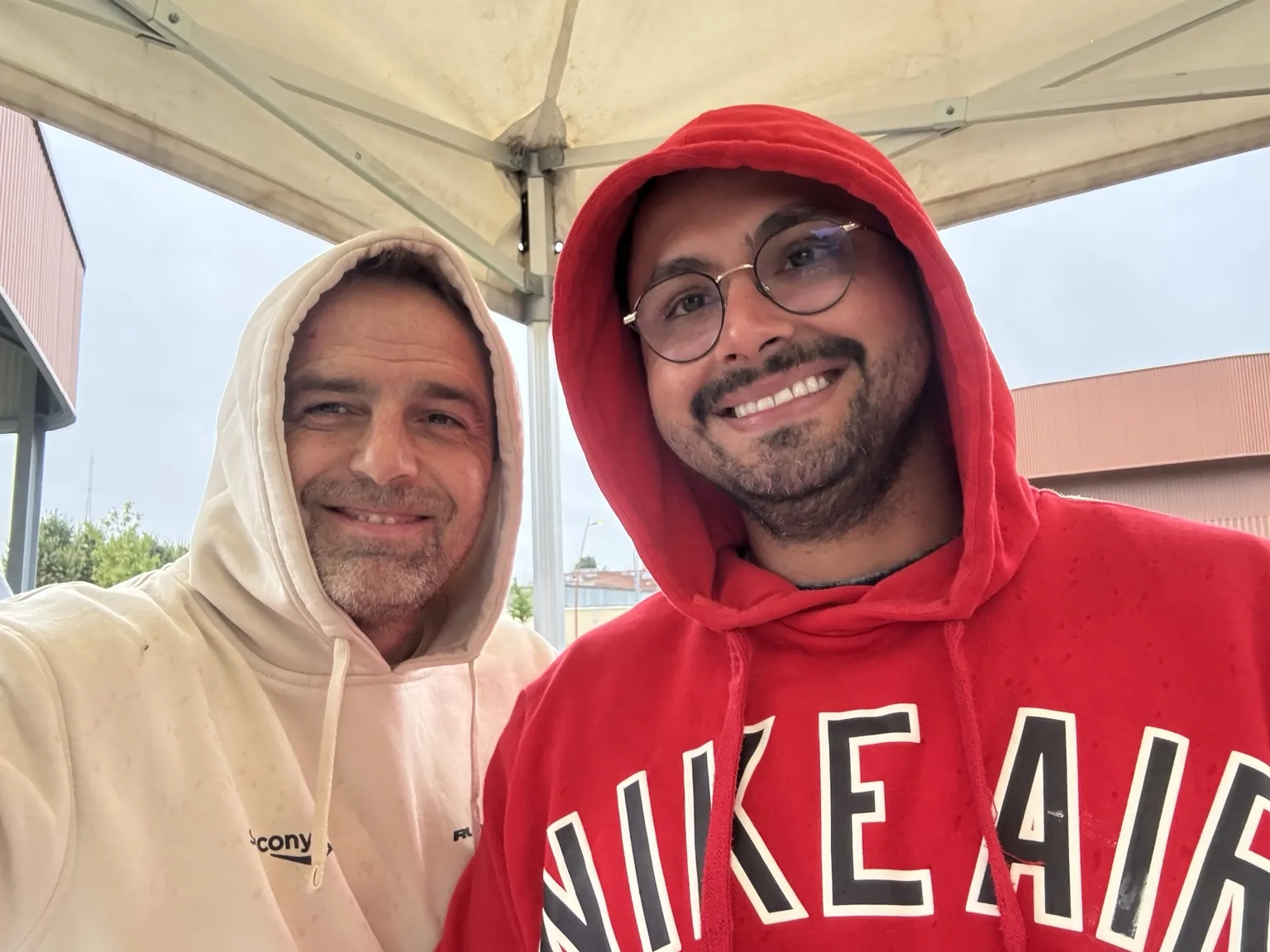 Matthieu de Tripp Sport avec un représentant de Badass CrossFit Angres à RAGNA’ROX Lens