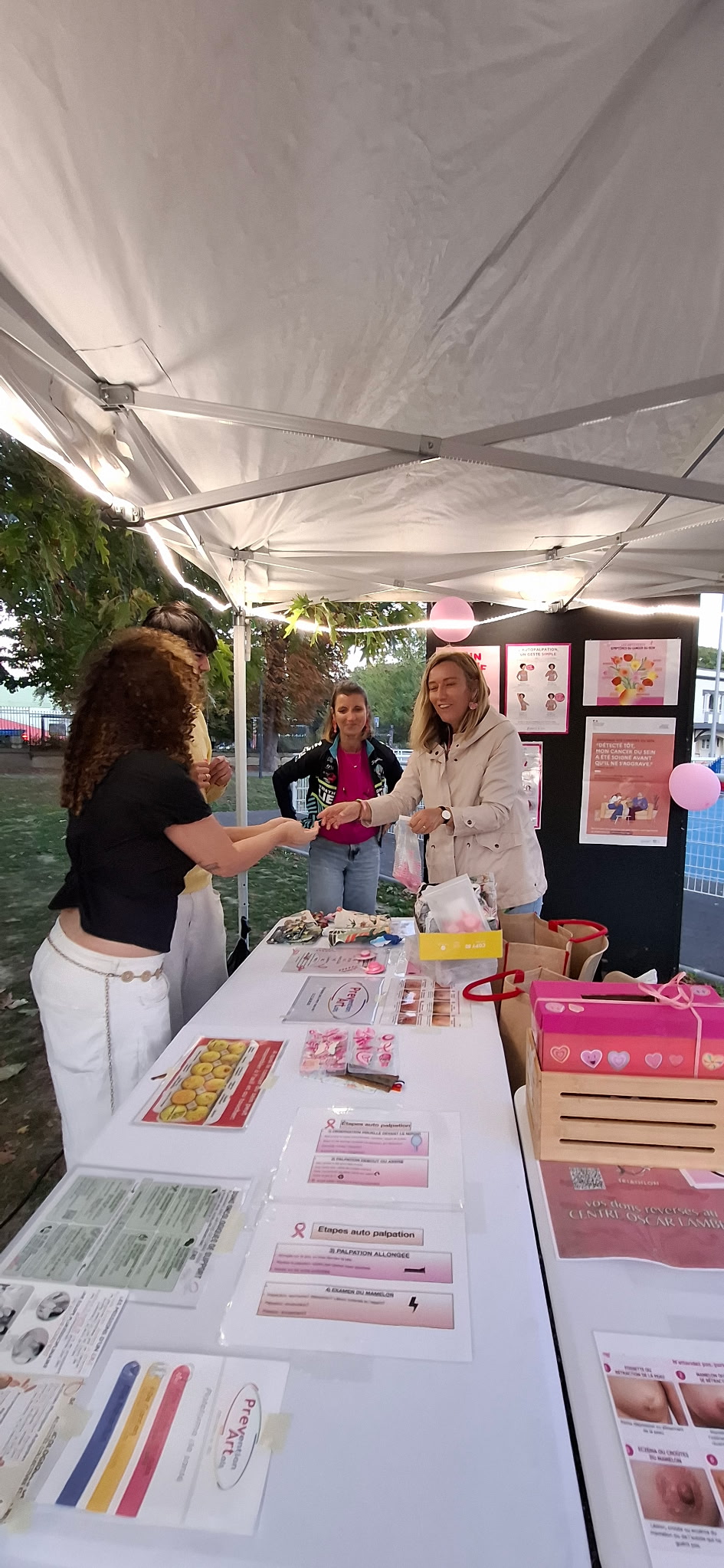Octobre Rose au stade Rollencourt à Liévin, souvenir de la soirée du 13 octobre 2026 — photo 3
